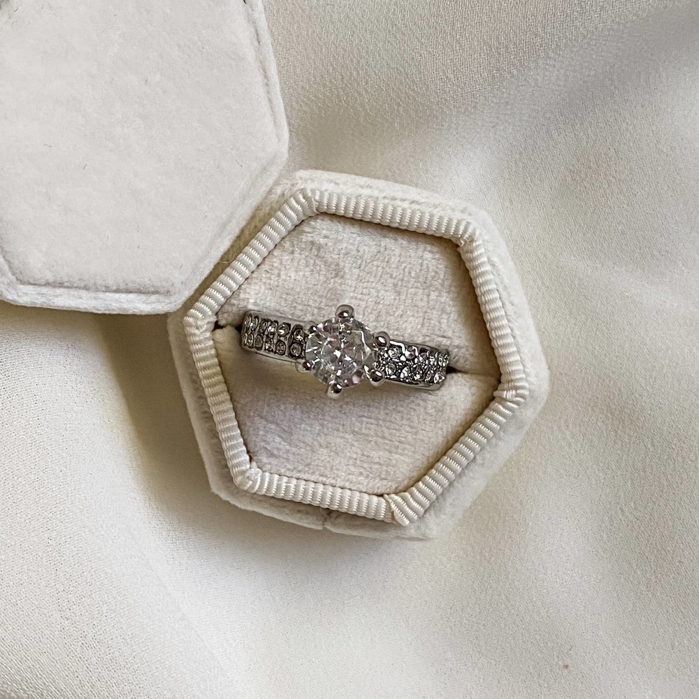 Vtg Silver Paved Solitaire Diamond Ring - image 3